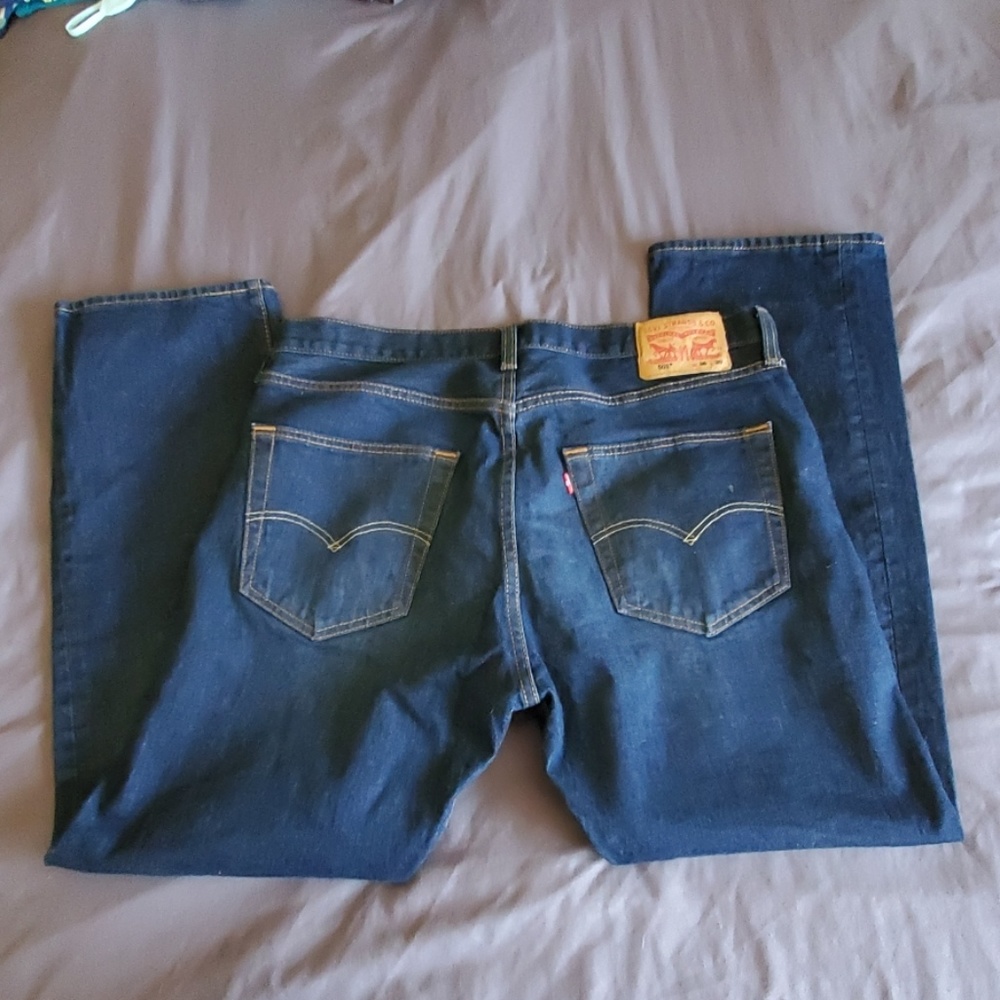 Levi's - Picture 3 of 4